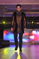 Model walk the ramp at Umeed-Ek Koshish charitable fashion show in Leela hotel on 9th Nov 2012.1 (17).JPG